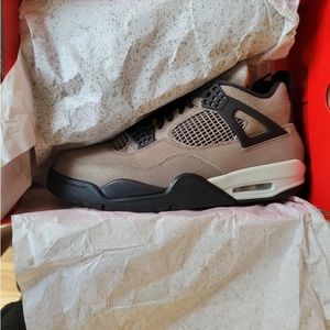 Brand new retro 4 Jordans